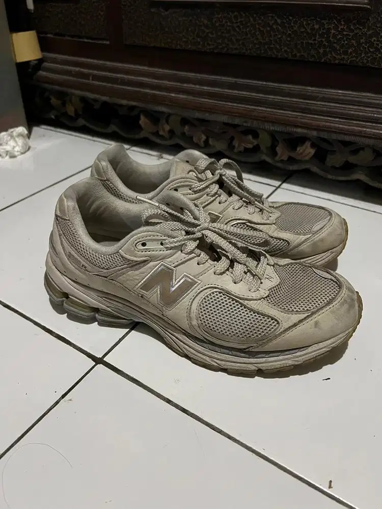 New balance 2002r