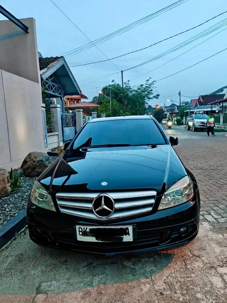 Mercedes-Benz C200 2010 Bensin
