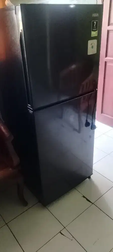 Kulkas Aqua 2 pintu rusak