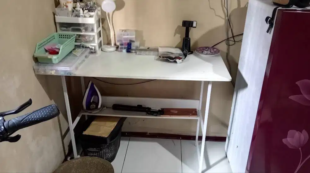 Meja komputer/ meja kerja/ meja belajar/ minimalis / Meja Aestetik