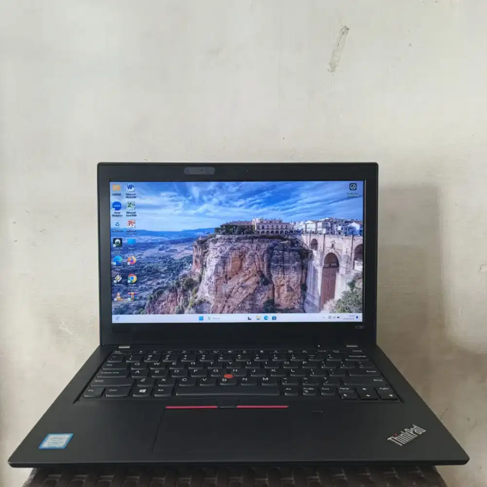 JUAL LAPTOP THINKPAD X280 INTEL CORE i5-8250U SSD128GB RAM8GB