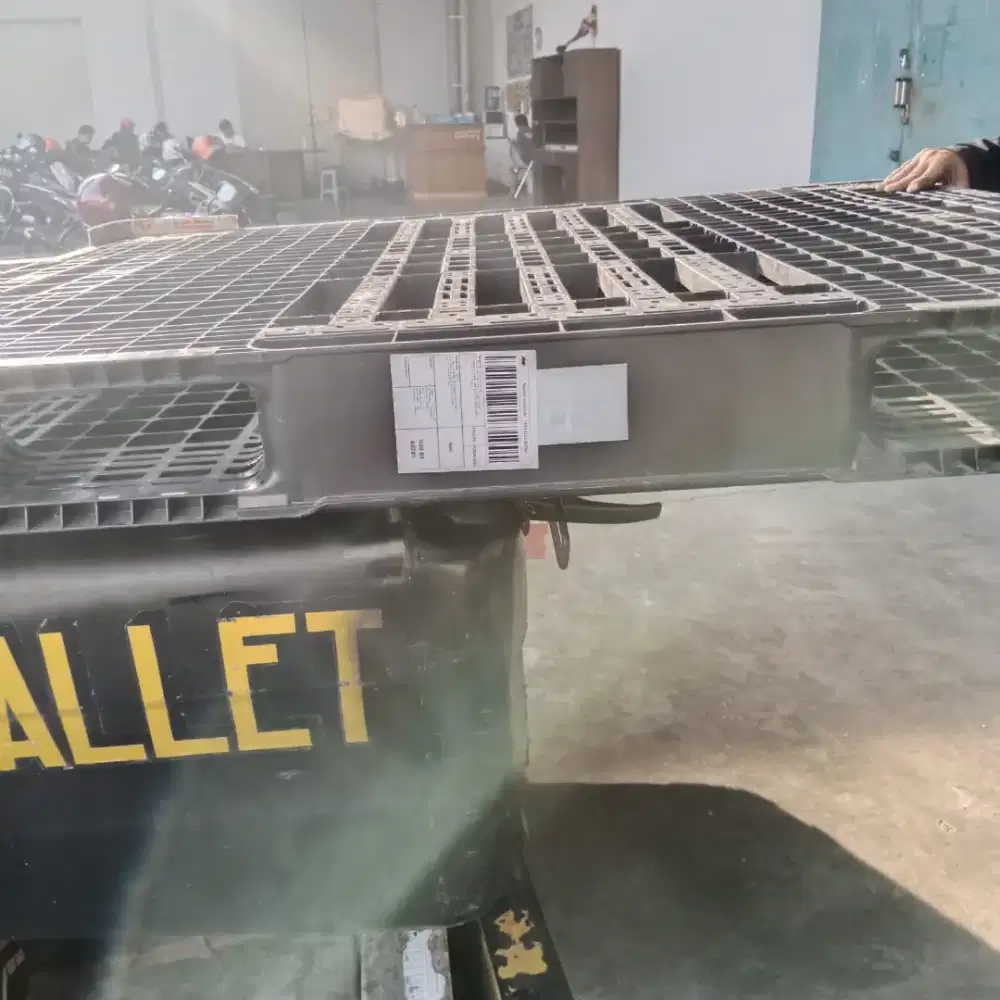 PALET PLASTIK BARU SIAP PAKAI UNTUK INDUSTRI