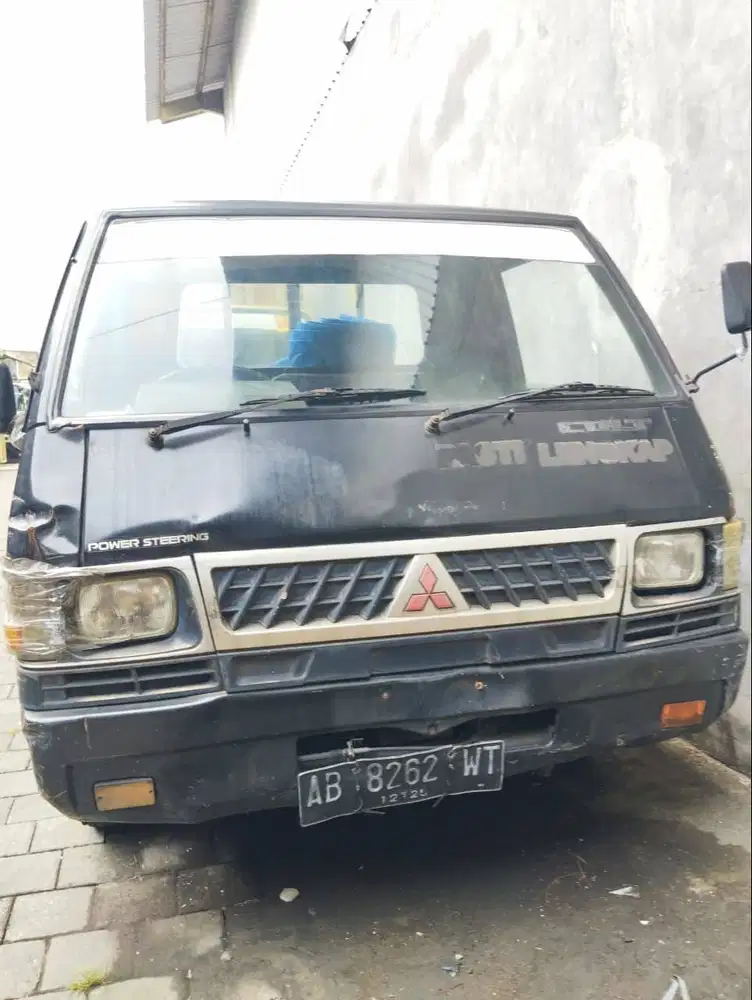 Mitsubishi L300 th 2013 Hitam