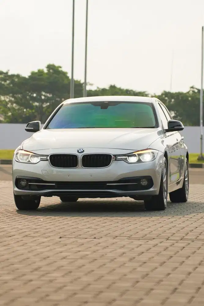 BMW 320i Sport Facelift LCI 2017 (F30)