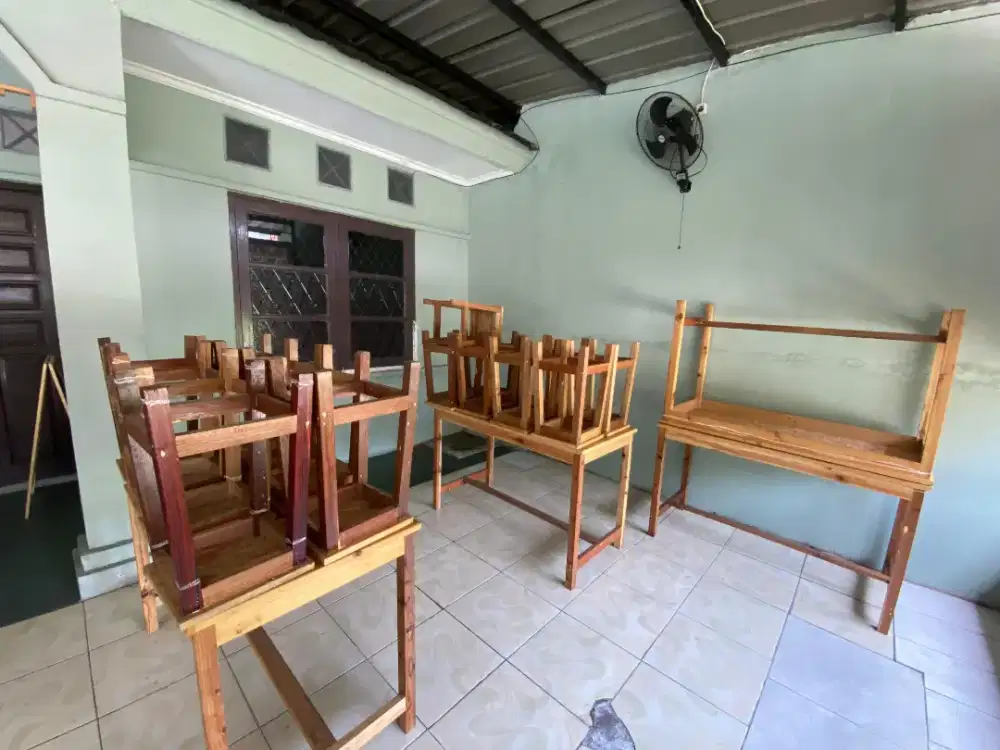 Meja kursi rumah makan