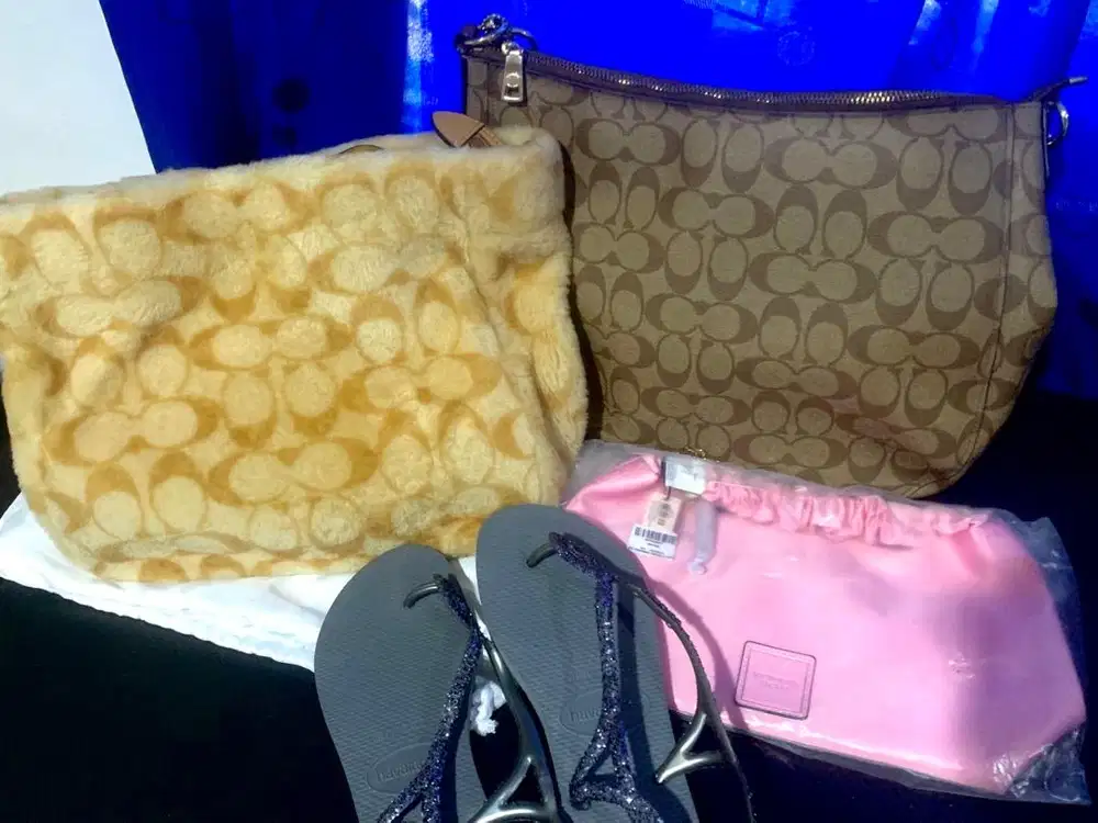 NEW 2 tas coach, 1 pouch victoria secret, 1 sandal havainas