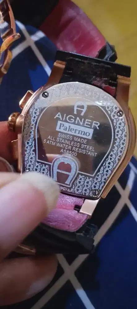 AIGNER second for sell