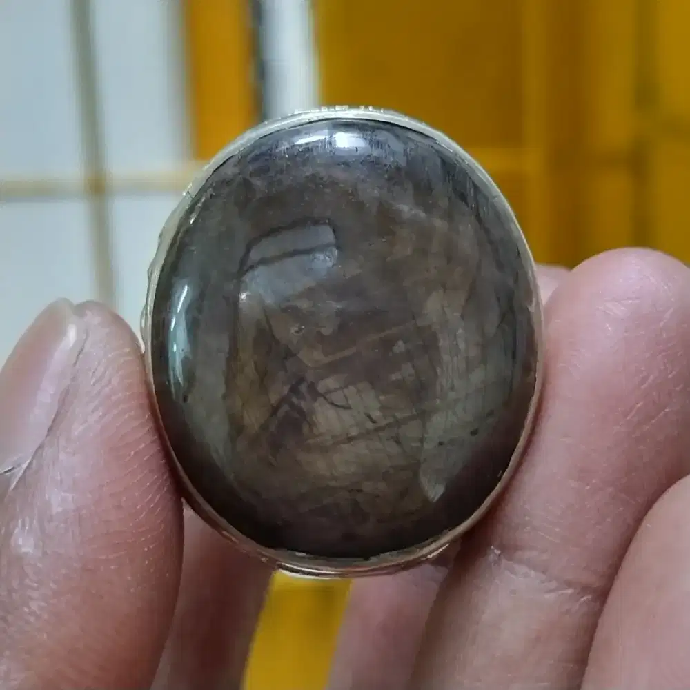 Permata safir star motif junjung derajat pangkat