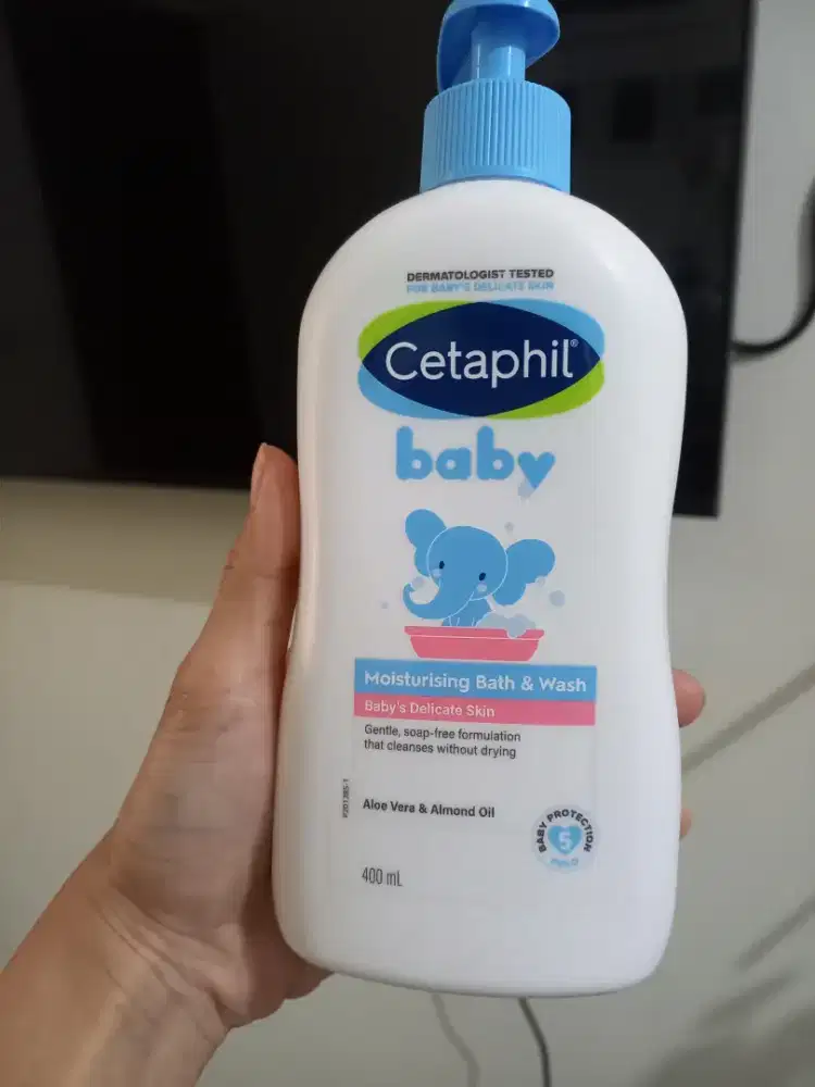 Baby wash dan bath cetaphil