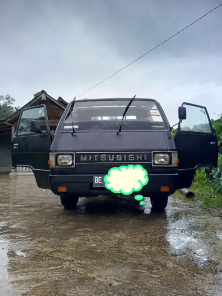 Mitsubishi L300 Pic up
