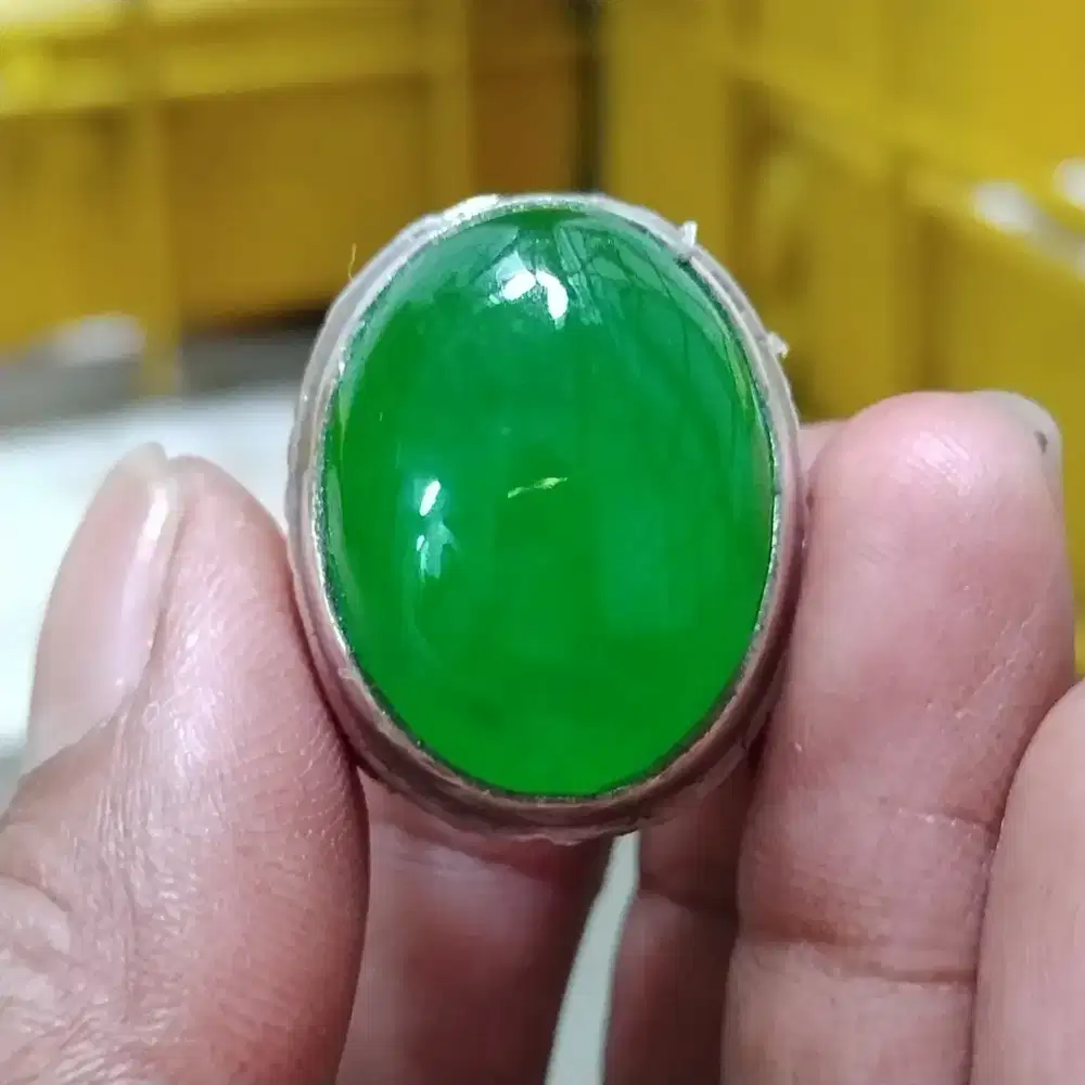 Permata giok burma kristal