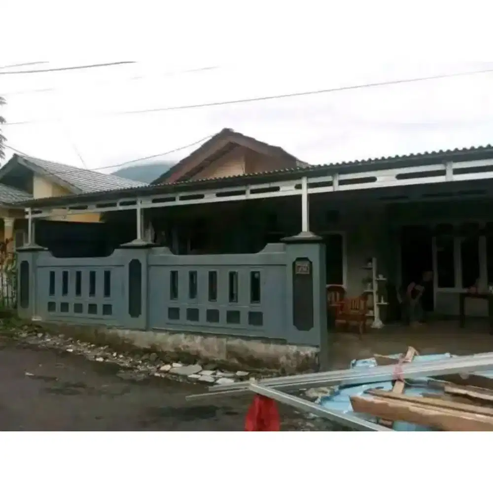 Kanopi baja ringan