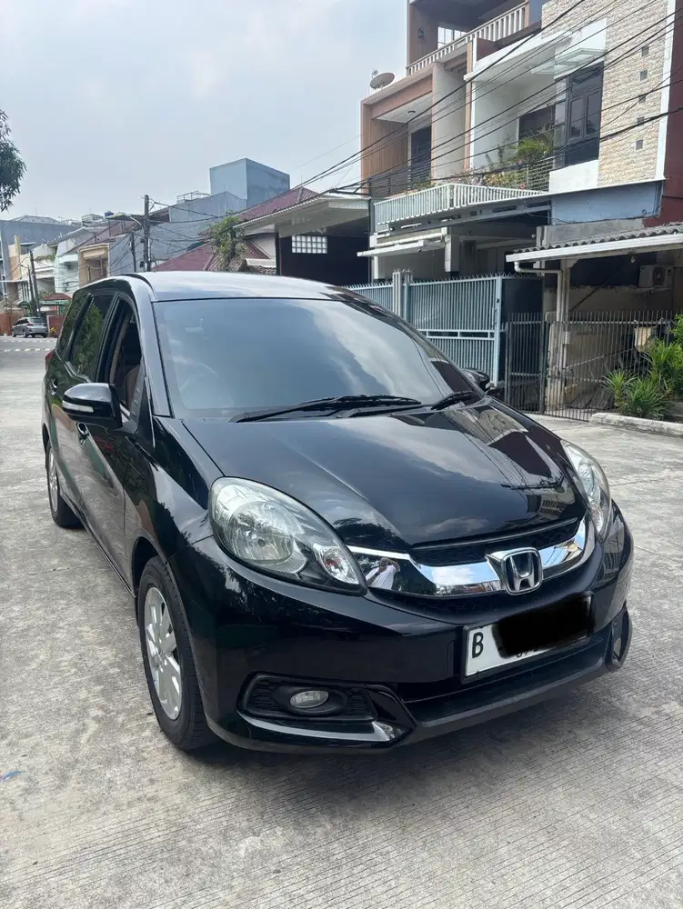 Honda mobilio e at hitam