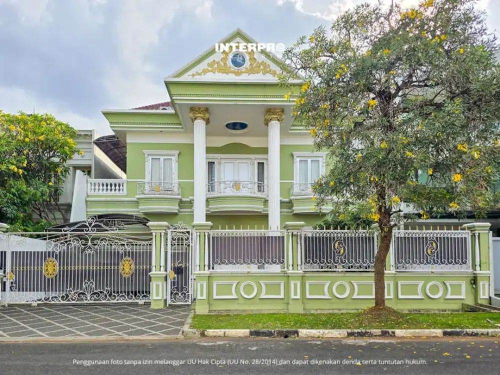 Rumah 2 Lantai Dijual Intercon Kebon Jeruk Lebar Jalan 6 Mobil - LT 720m2