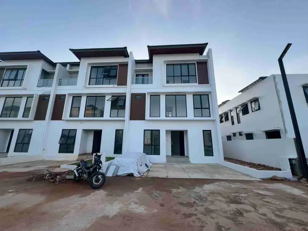 Dijual Rumah Hook 3 Lantai di Diamond Pavilion, Batam Center