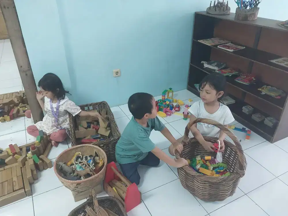 Dibutuhkan Caregiver dan Facilitator until Anak Usia Dini (2-6 th)