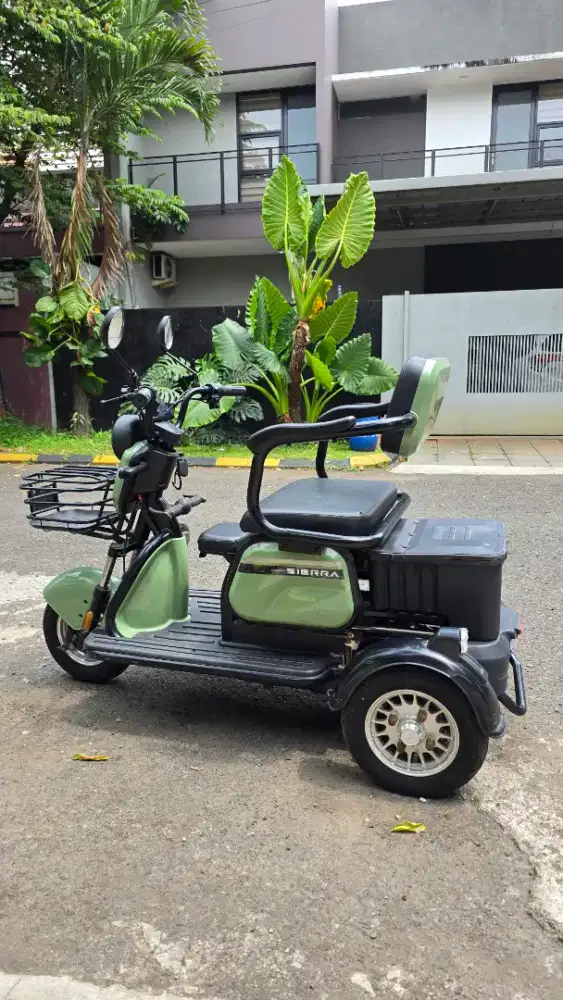 Sepeda Listrik Roda 3 Exotic Jarang Pakai