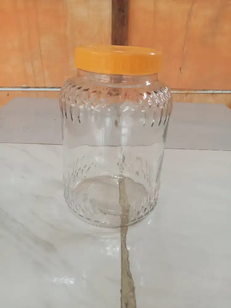 Toples kaca ukuran 2L