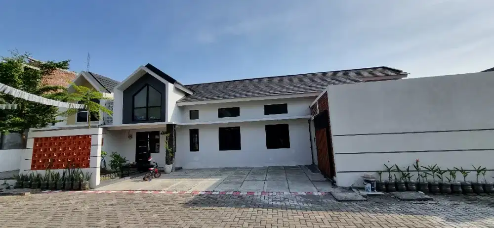 Rumah Rowosari sejuk suasana desa