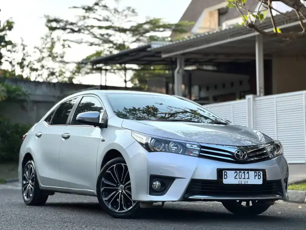 Toyota Corolla Altis V 1.8 AT 2014