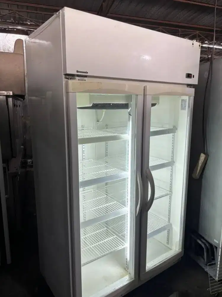 Showcase panasonik 2 pintu 1030 l mesin ori