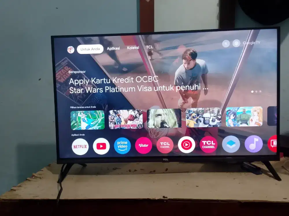 Tv TCL 32 INC warna hitam