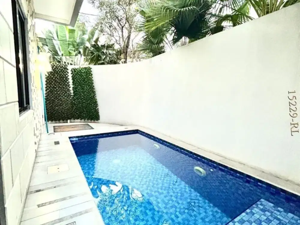 Rumah Hook Ada Kolam Renang Dekat Pasar  Sekolah TKSMA Di Graha