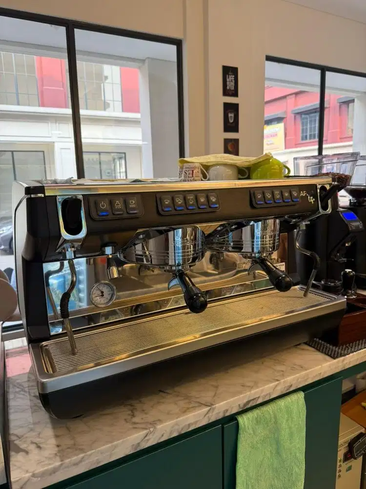 Mesin kopi Nuova simonelli Appia Life V 2 Group black by 2023