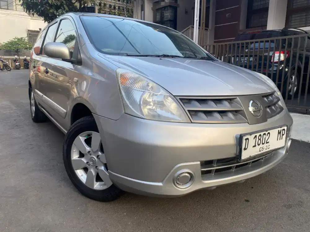 Grand livina xv mt non at 2010 | 2011 (Dp. 5jt aza) Bisa Tuker Tambah
