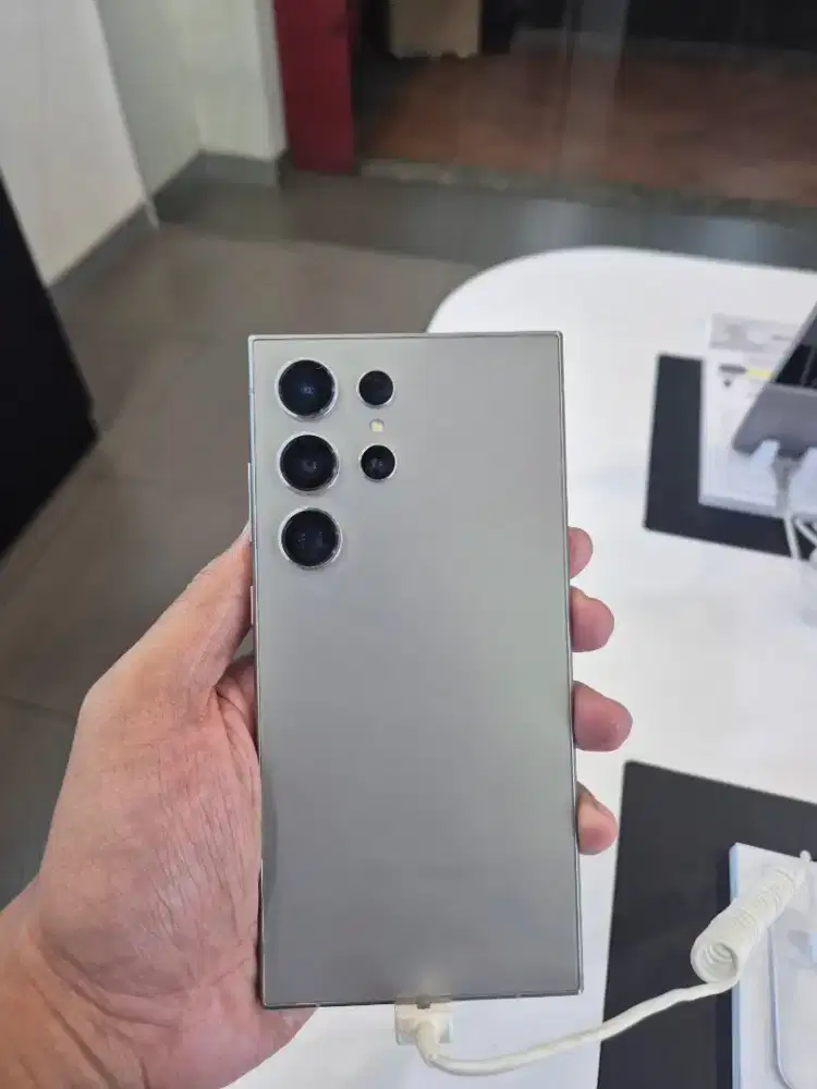 Barang langka hanya 1 unit Ready S24 Ultra 12/256GB