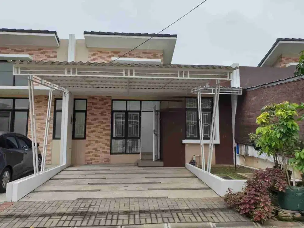 Termurah, Disewakan Rumah  Berkanopi Dan Ada Ac Di Citra Raya