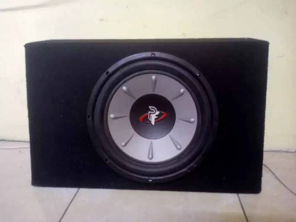 Jual Box karpet hitam untuk mobil plus subwoofer 12 inch merk PF-300