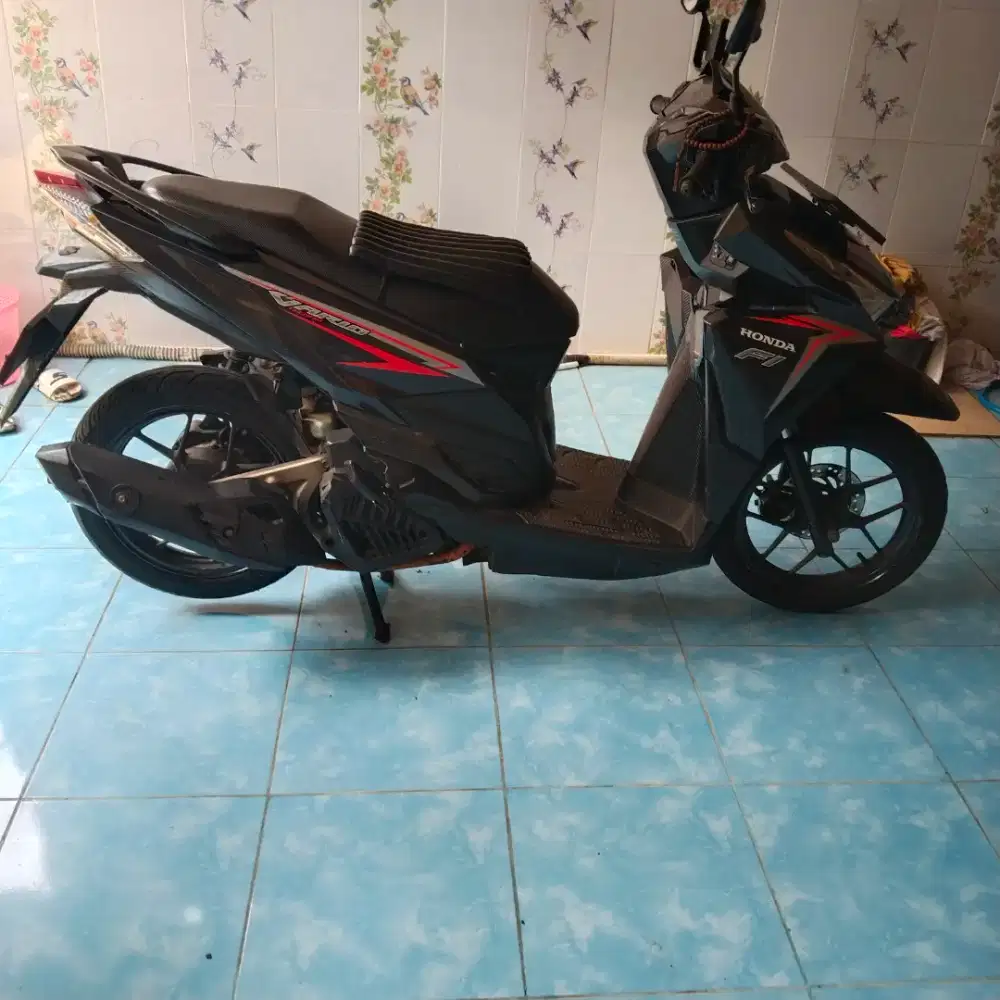 vario 125 led cbs tahun 2016..terawat..tangan pertama dari baru..