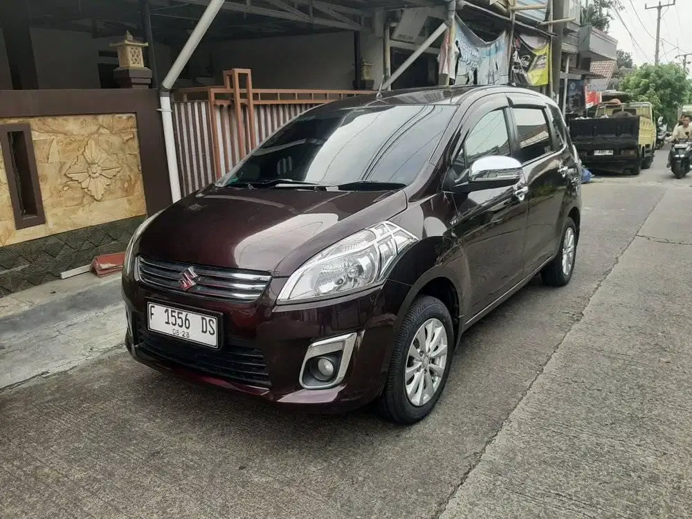 Ertiga GX Metik 2013 DP 10 jt