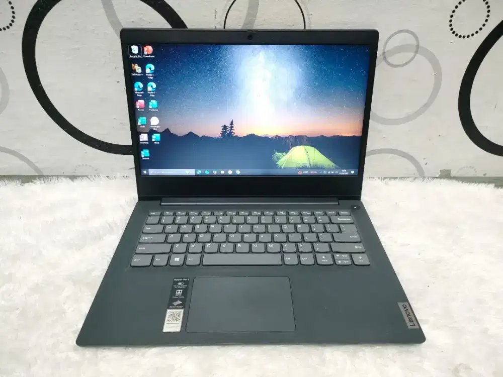 Lenovo Slim 3

- Amd 3020e (2CPU) ~1.2 Ghz