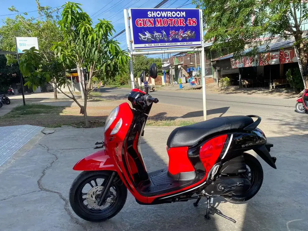 Di jual honda scoopy tahun 2021