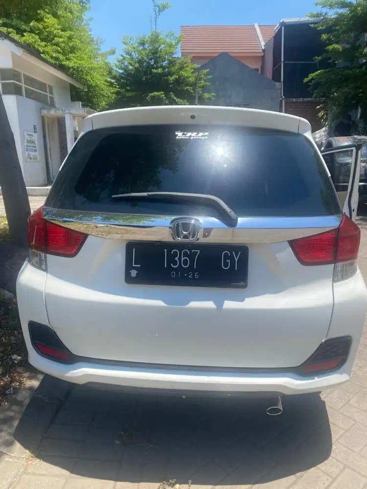 Tangan pertama mobilio prestige tipe E matic tahun 2015 akhir