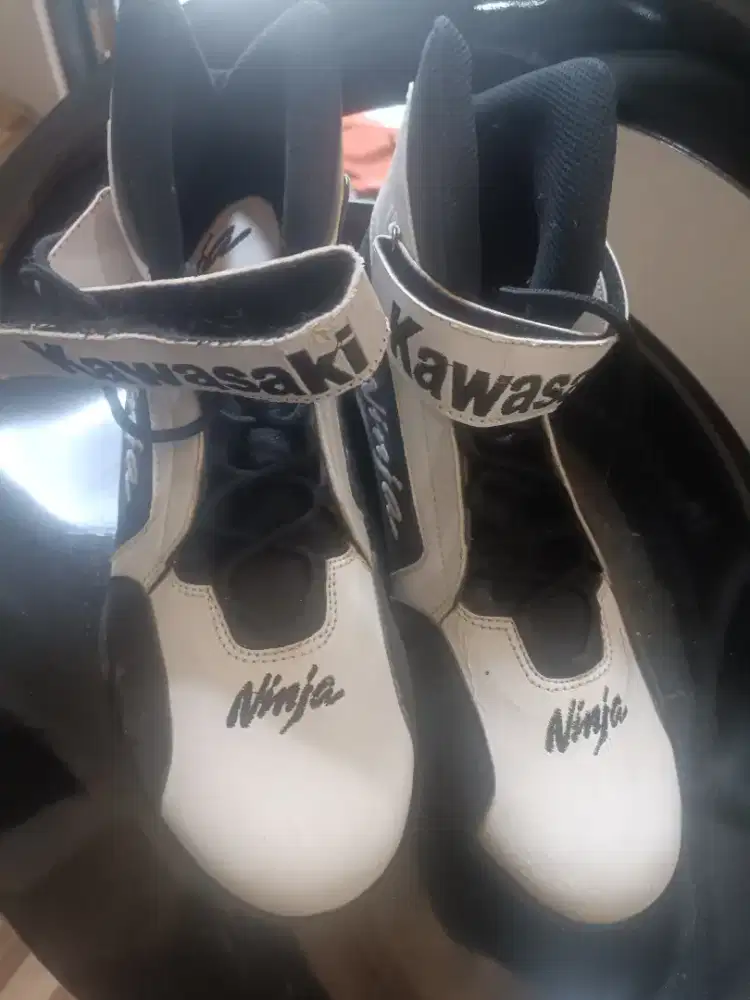Sepatu kawasaki ninja