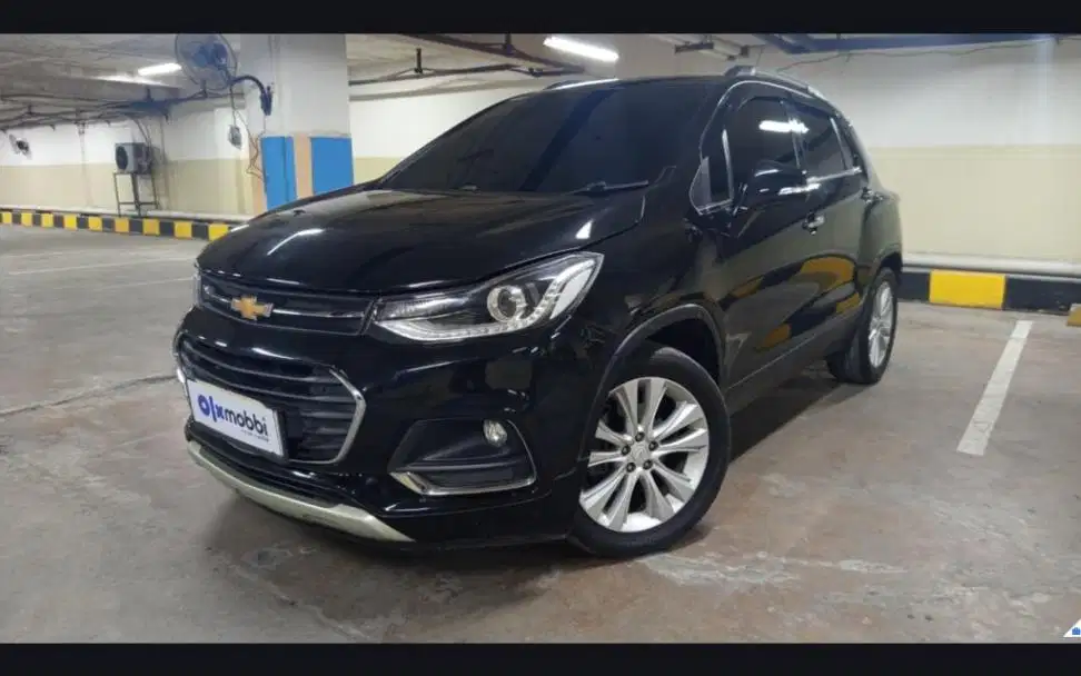 MOBIL MURAH Chevrolet Trax 1.4 Turbo LTZ Bensin-AT 2017 Hitam