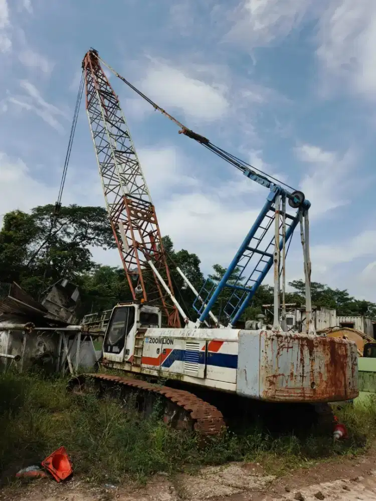 Crawler crane zoomlion 50 ton tahun 2013