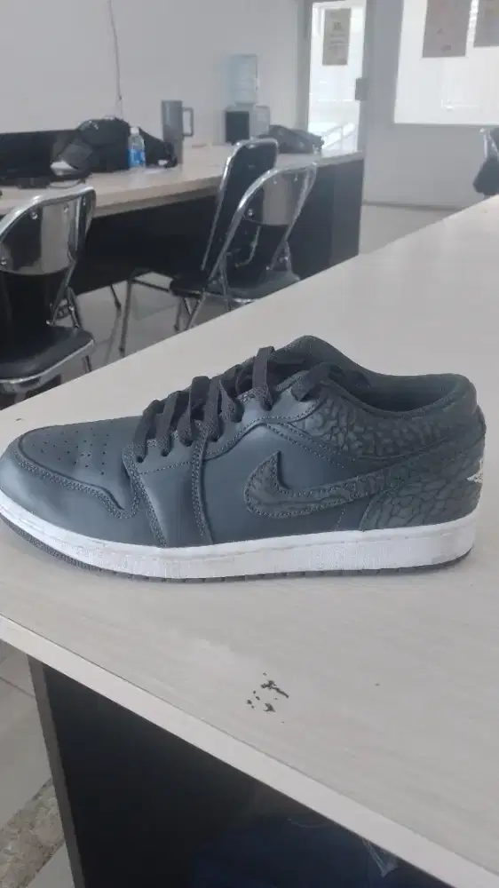 Jual sepatu air jordan original kondisi seperti baru 99%