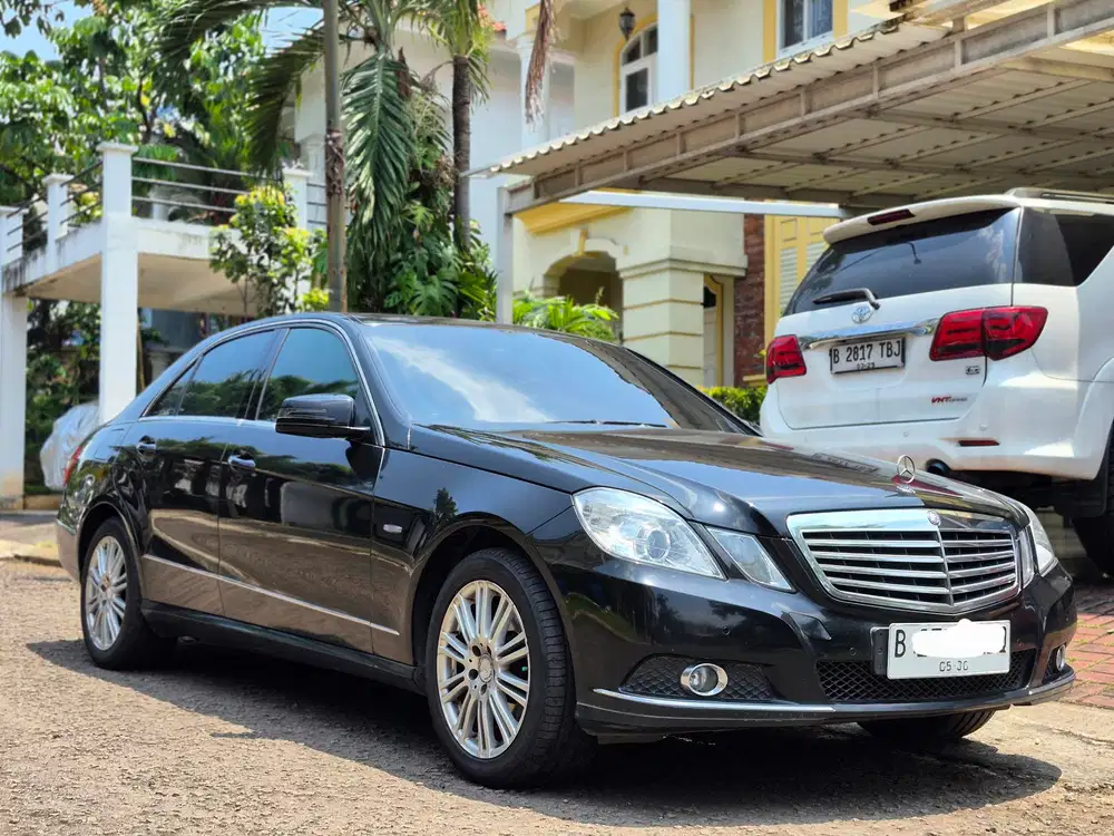 Mercedes-Benz E250 2010 Bensin