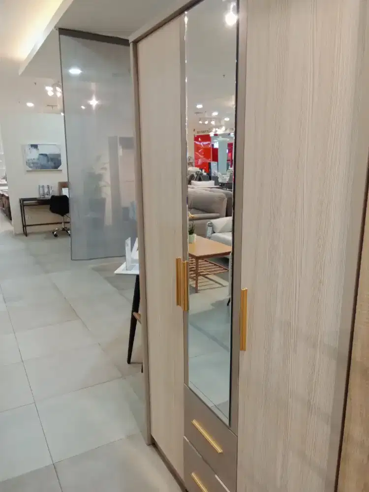 POVEN WARDROBE 3 DOORS