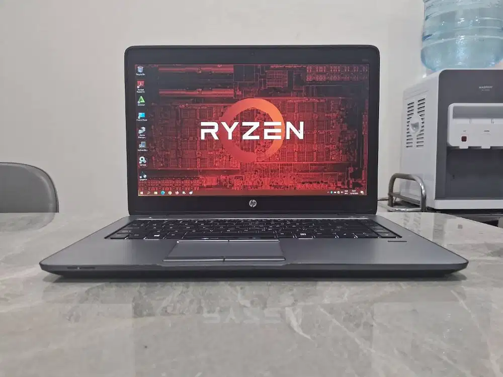 HP Core i7 10GB SSD 256GB VGA Dual AMD Full HD Kyb NYALA Win ORI GRNSI