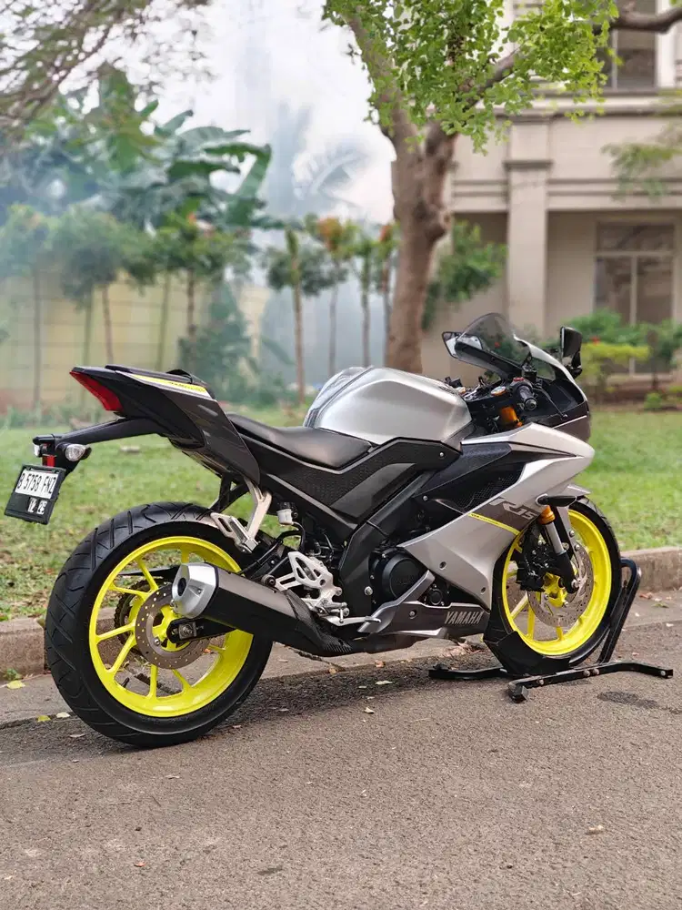 KM 4K AJA! YAMAHA R15 V3 SILVER 2021 PAJAK HIDUP FULL MULUS