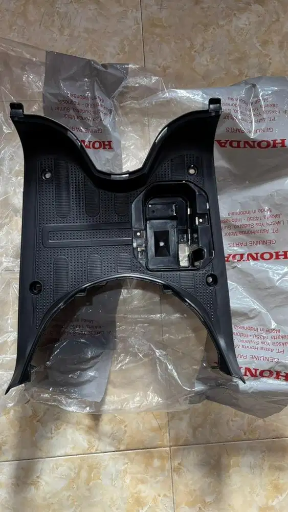 Lantai Honda Scoopy 2019 Hitam AHM original