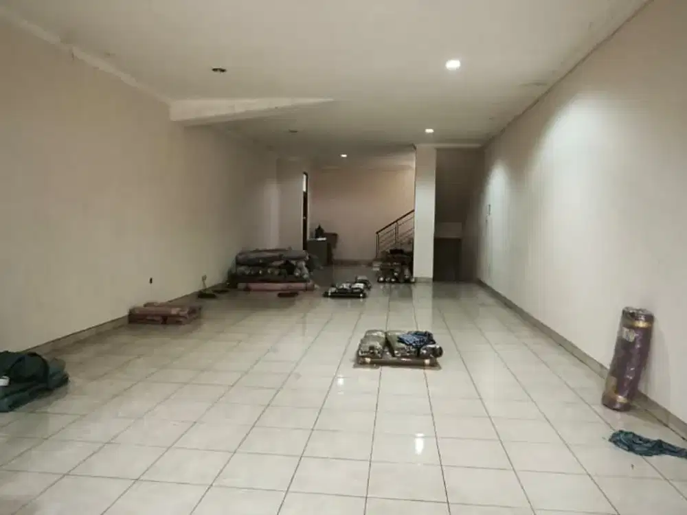 Ruko 3 lantai strategis siap pakai bagus di Mainroad Jalan Dulatip, Bandung