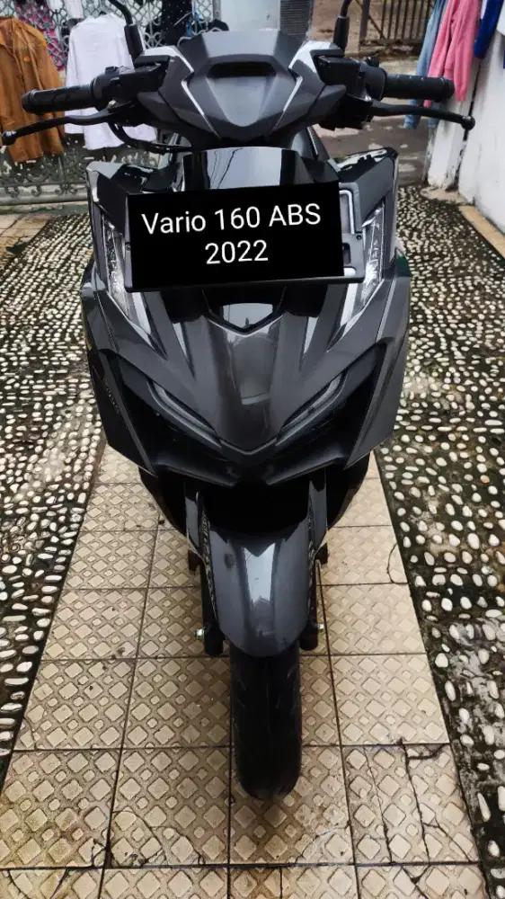 Honda Vario 160 ABS (Tipe Tertinggi)