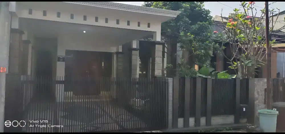 Rumah minimalis siap huni bisa kantor di komplek Antapani  SHM