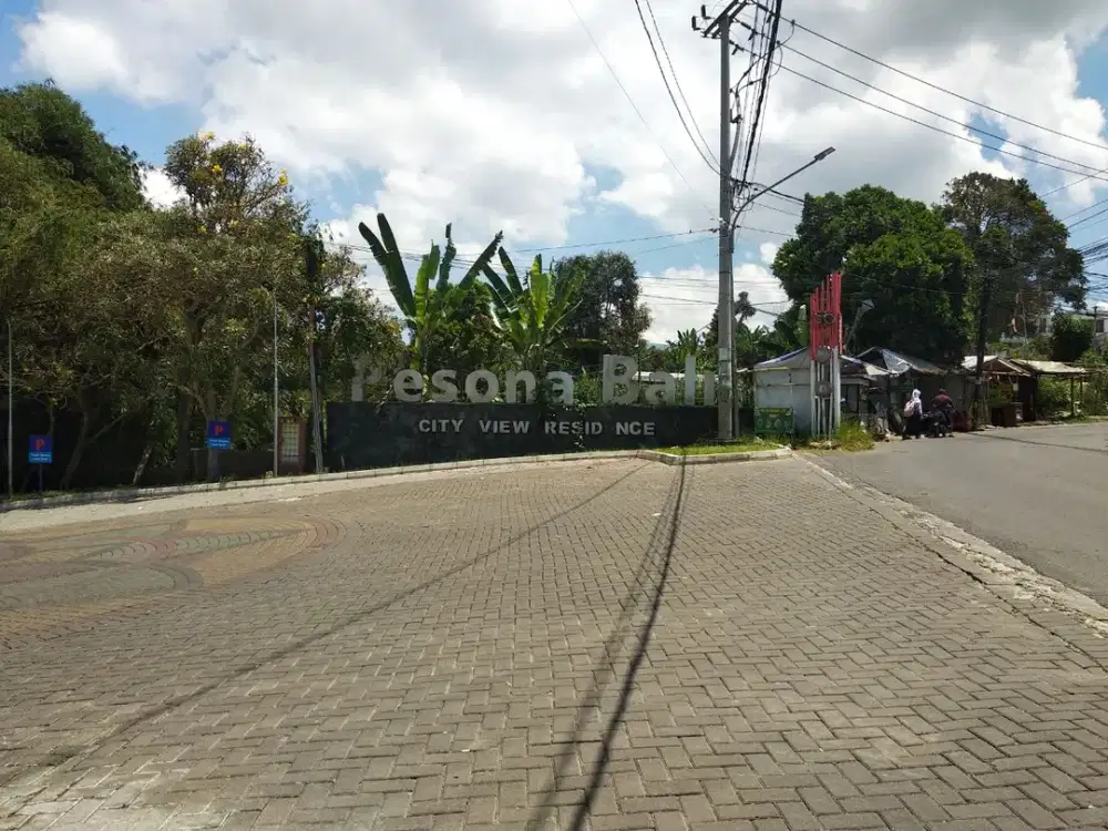 RUMAH SIAP HUNI DI CIWARUGA BANDUNG BARAT Dengan Pemandangan Kota